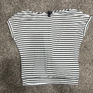 White House, Black market size large